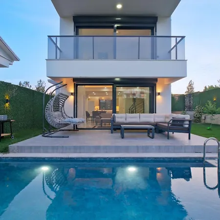 Efe Villa *
